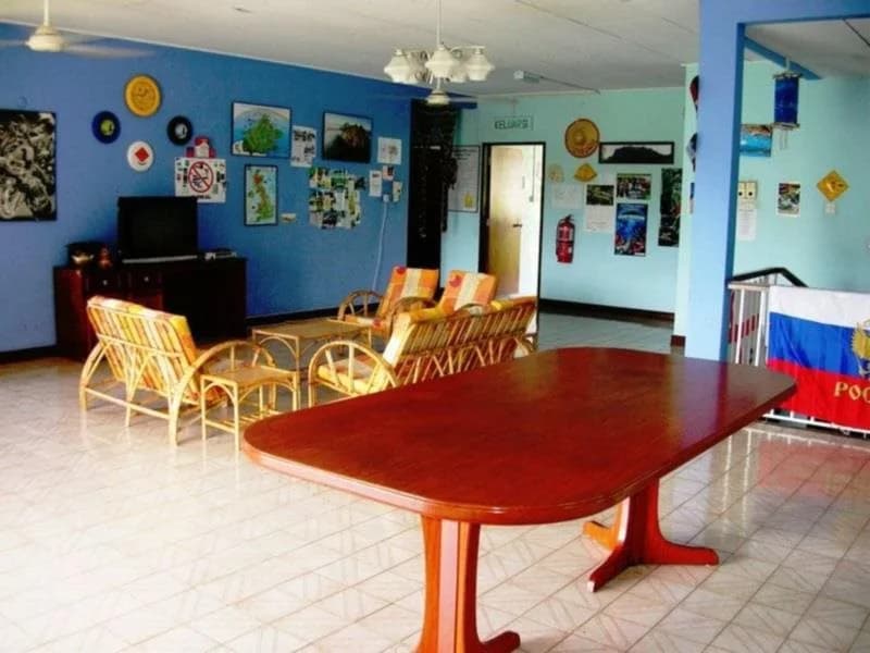 Borneo Beachouse Backpackers - photo 11