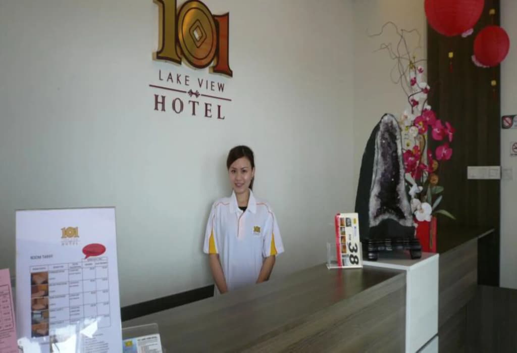 101 Lake View Hotel Puchong - photo 12
