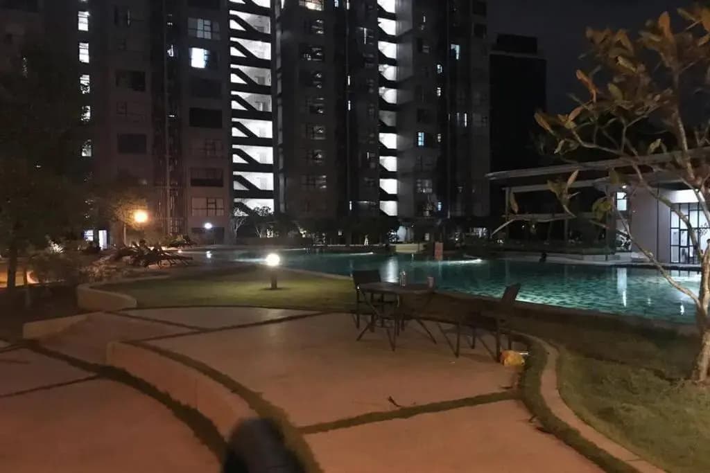 HB1611 Lake view studio unit,Hyve, Cyberjaya, Free WiFi, Netflix, Pool, Free Parking - photo 12