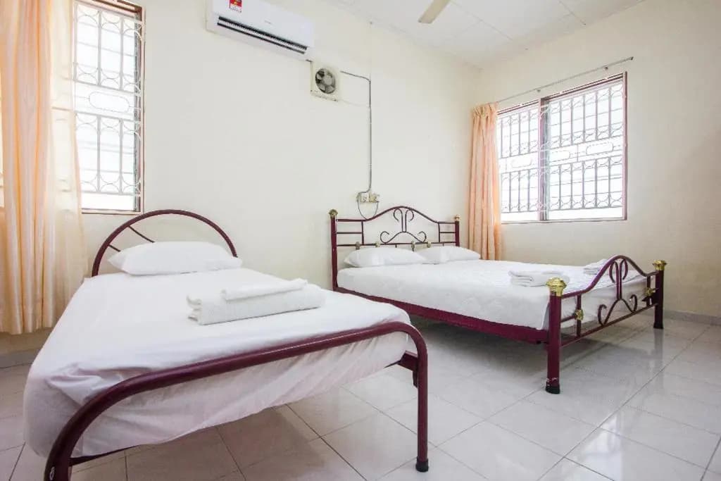 Sweet Home With 2 Auto Gates at BM, Penang, M'sia - photo 2
