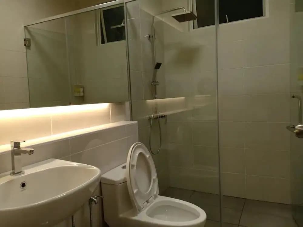BLeisure Parkland Homestay - photo 8