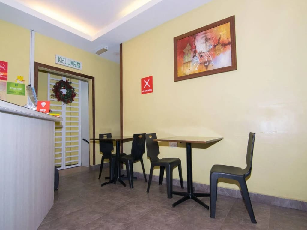 OYO 109 V'la Park Hotel - photo 15