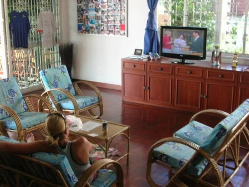 Borneo Beachouse Backpackers - photo 3