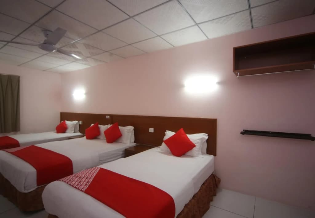 OYO 738 Hotel 81 - photo 3