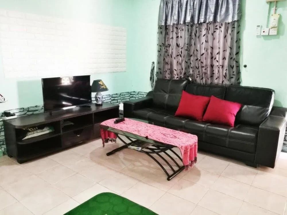 OYO Home 90389 Haji Hassan Guesthouse - photo 6