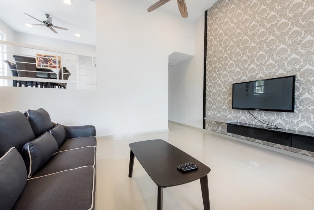 New Corner Shamrock Beach Villas Seaview - photo 2