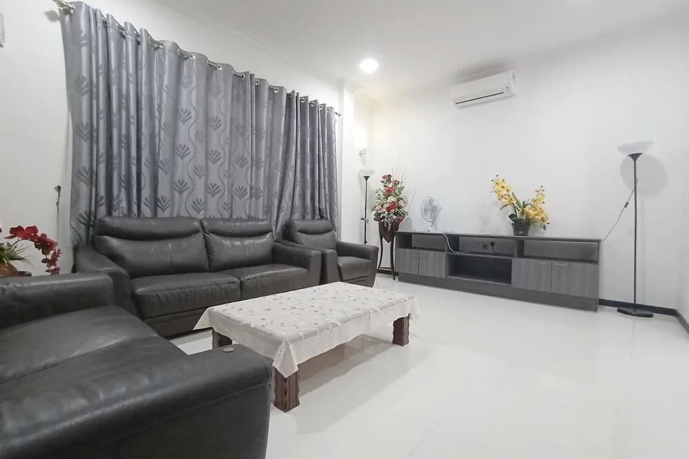 OYO 90203 Emma Sukma Homestay - photo 15