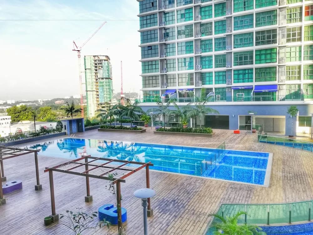 Lawang Suite 1 Bedroom Corner Apartment - photo 10