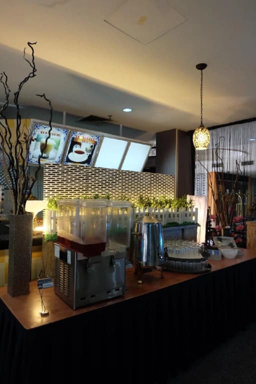 Carlton Holiday Hotel & Suites - photo 19