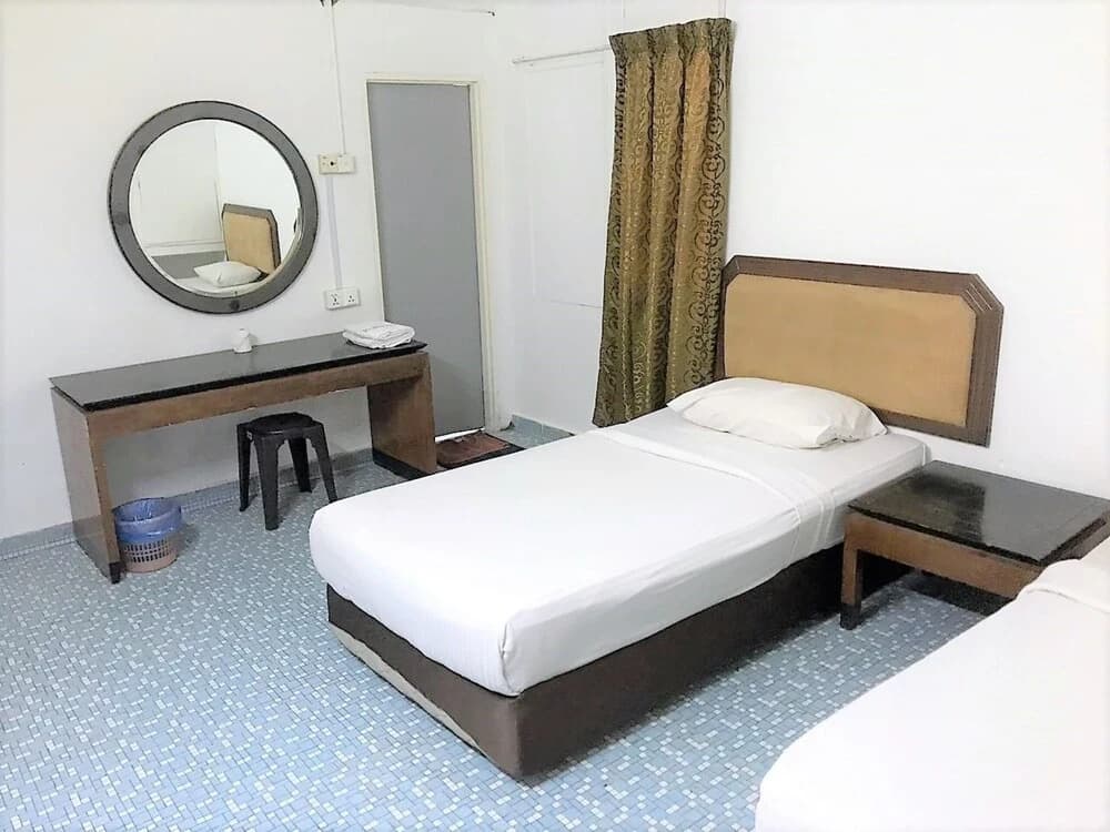 OYO 90465 Pelangi Baru Hotel - main photo