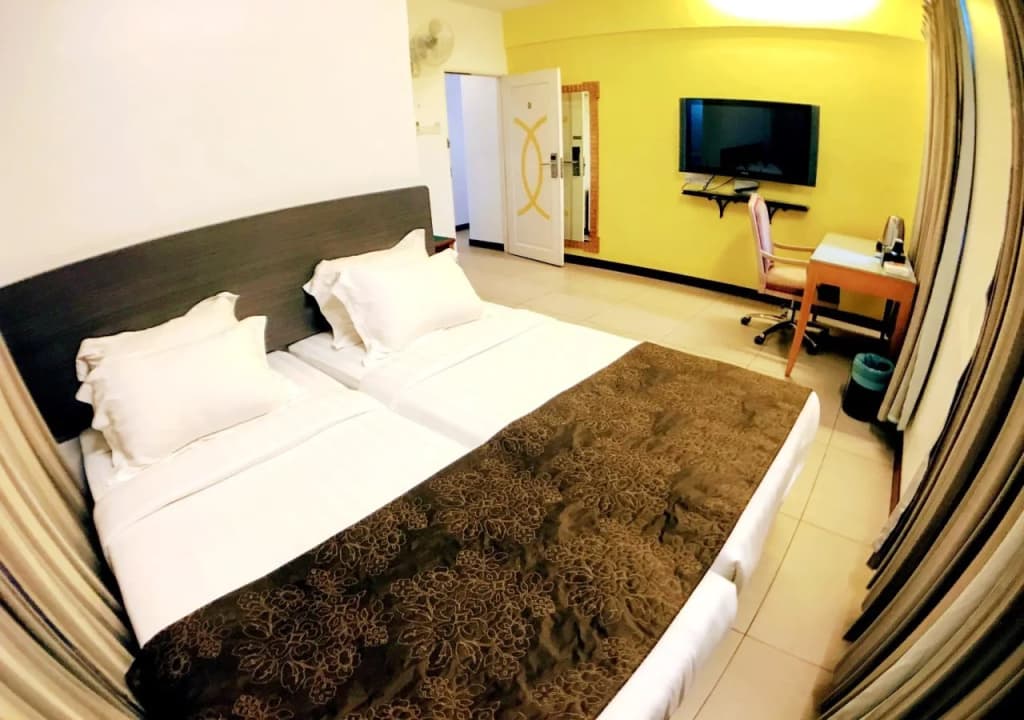 Lux Private Hotel - photo 3