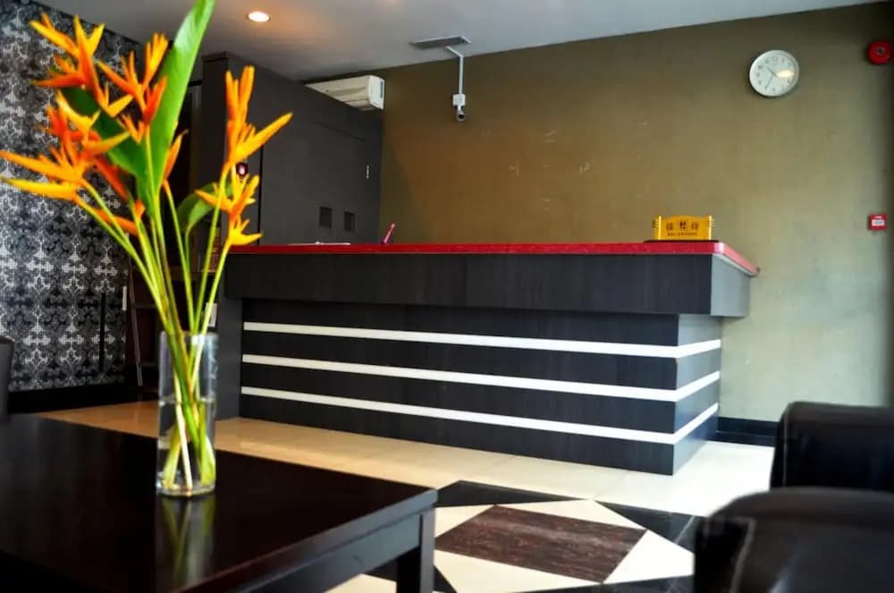 Hotel Lintas Plaza - photo 2
