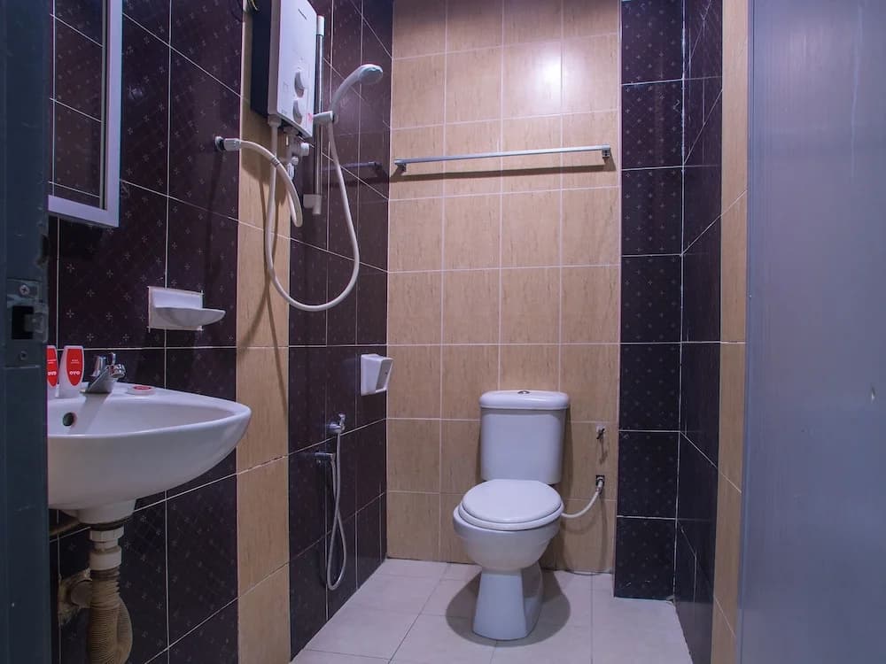 OYO 44010 Royals Star Hotel - photo 10
