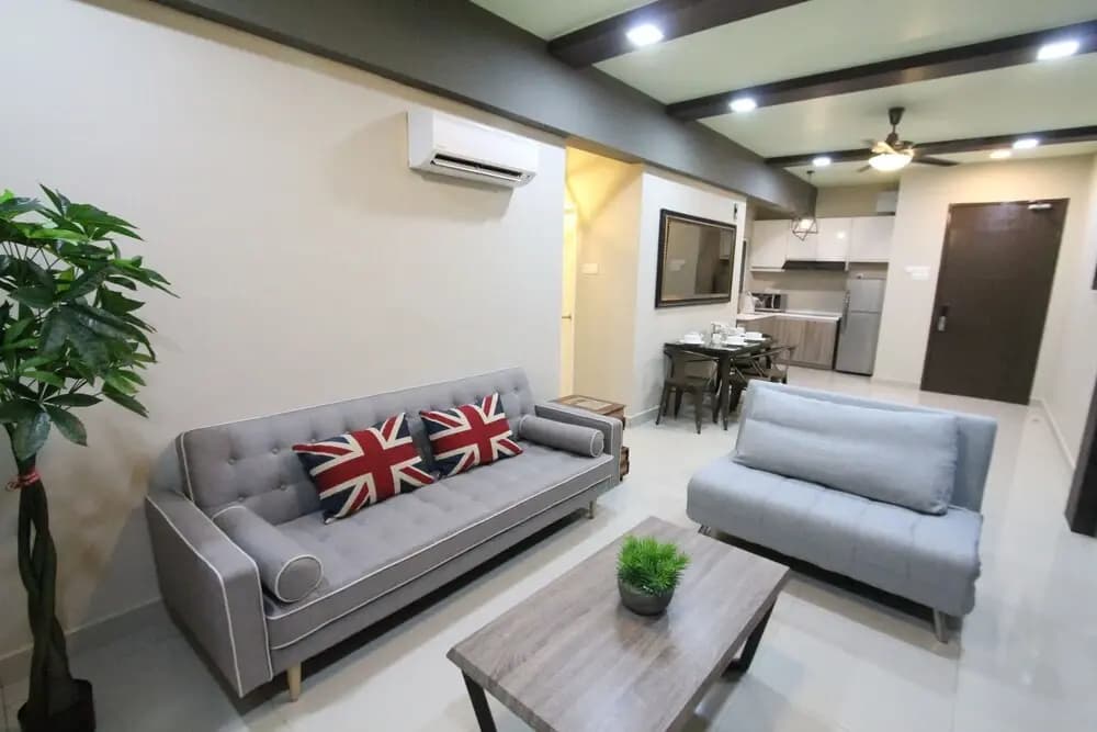 Ian's Majestic Condo - photo 2
