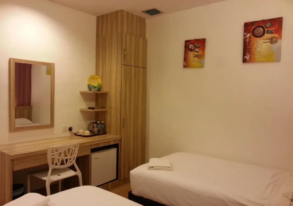 Century Inn Hotel - photo 4