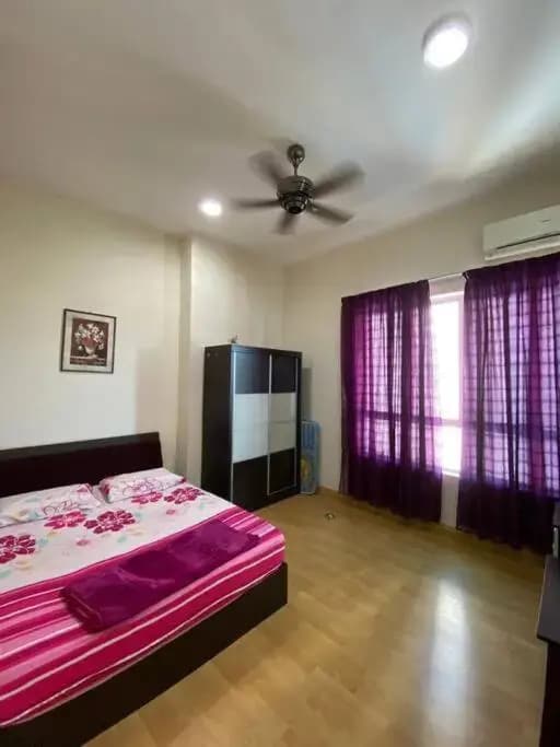 One Borneo Condominium 3bedroom with pool - photo 3