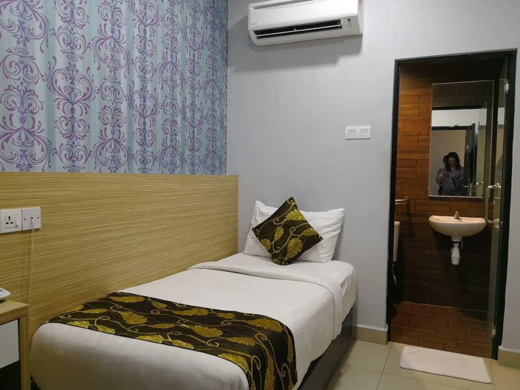 D'Metro Hotel - photo 5