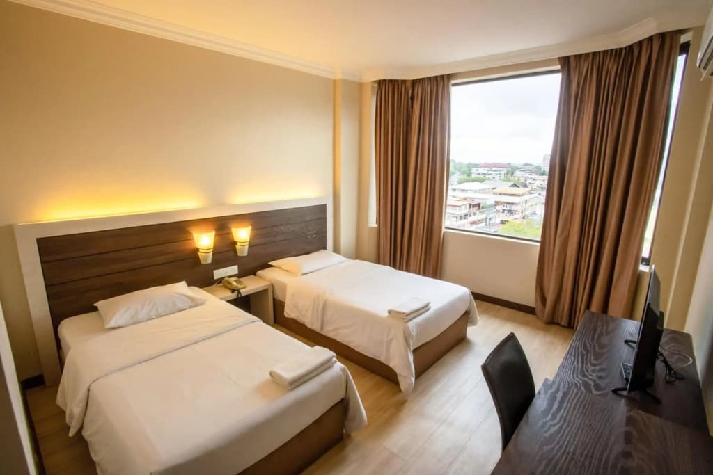 Somerset Hotel - photo 7