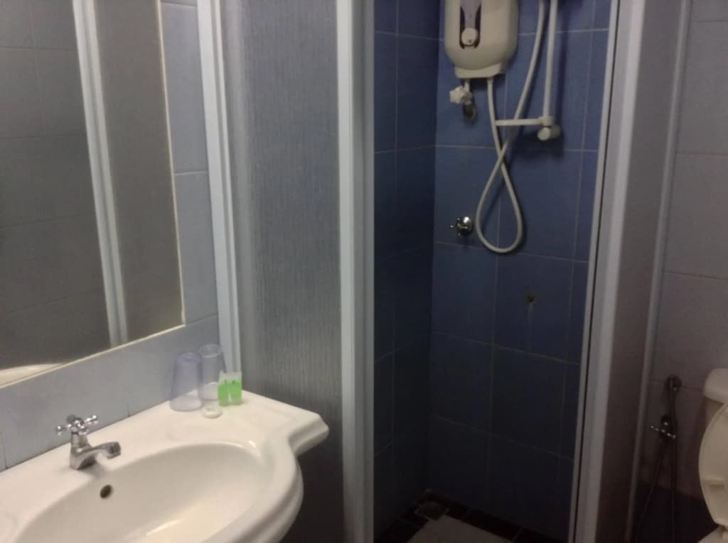 Sandakan Central Hotel - photo 8
