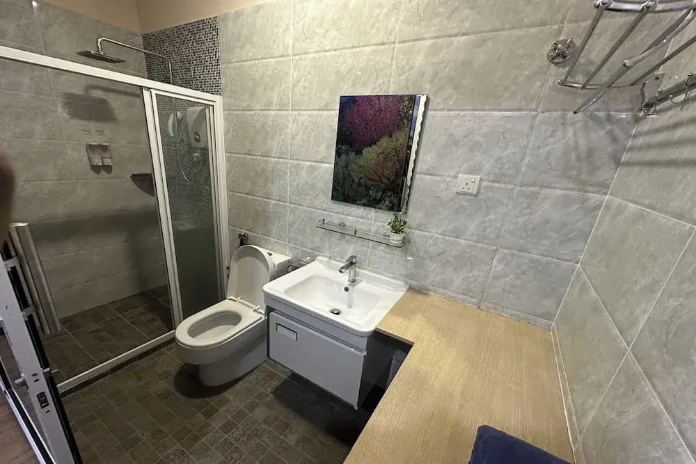 ABC Hostel at Alpha Bukit Serdang Seri Kembangan - photo 11