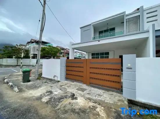 Spacious Home with Private Swimming Pool in Langkawi by Zervin - photo 1