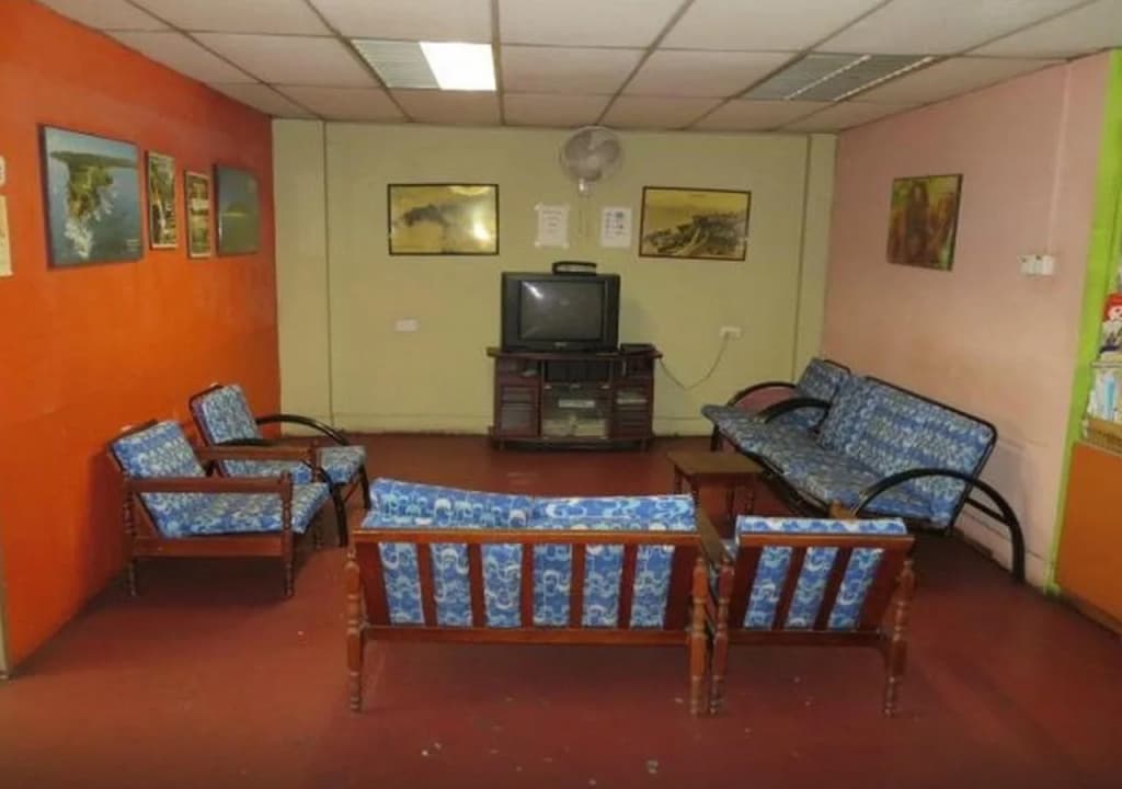 Stay-In Lodge - photo 6
