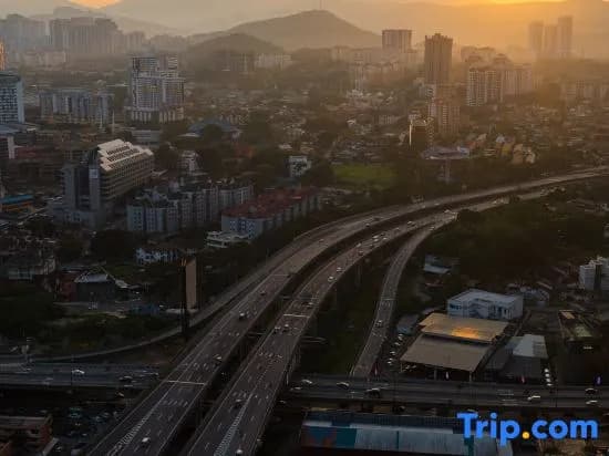 Scarletz KLCC @ Apartments By Gravity 【6mins Kuala Lumpur Tower（KL Tower） + Rooftop Infnity pool】 - photo 1