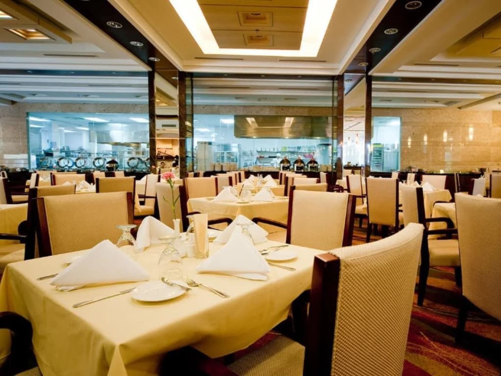 Imperial Palace Hotel - photo 20
