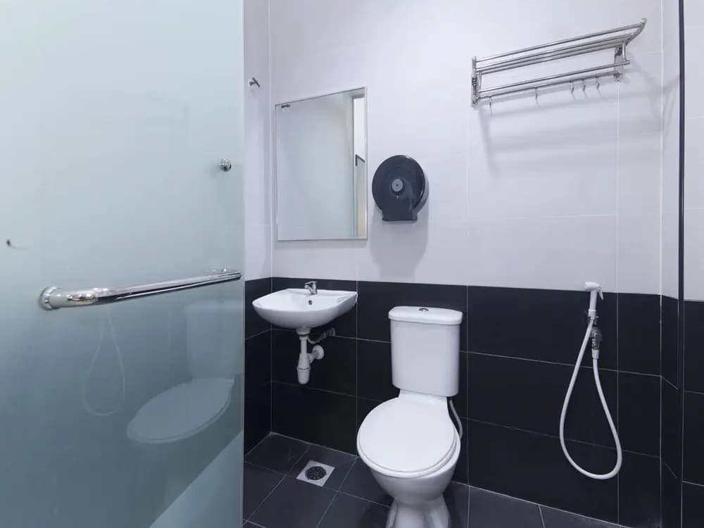 OYO 498 D&F Boutique Hotel Senawang - photo 8