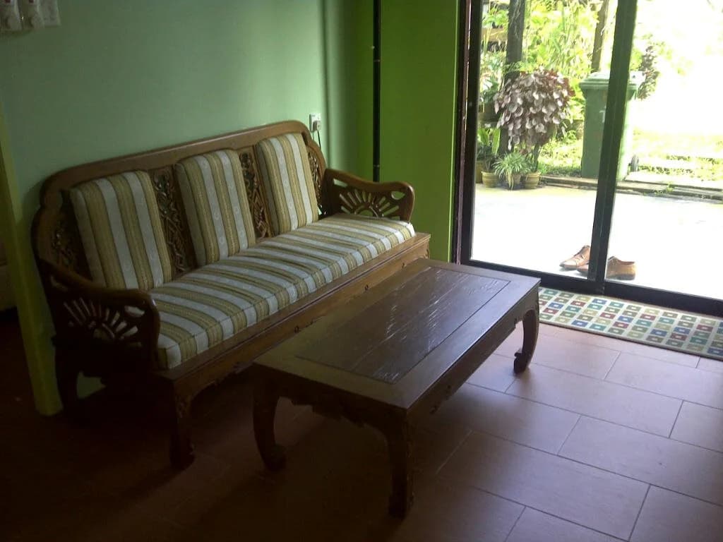 Airport Guest House - photo 6