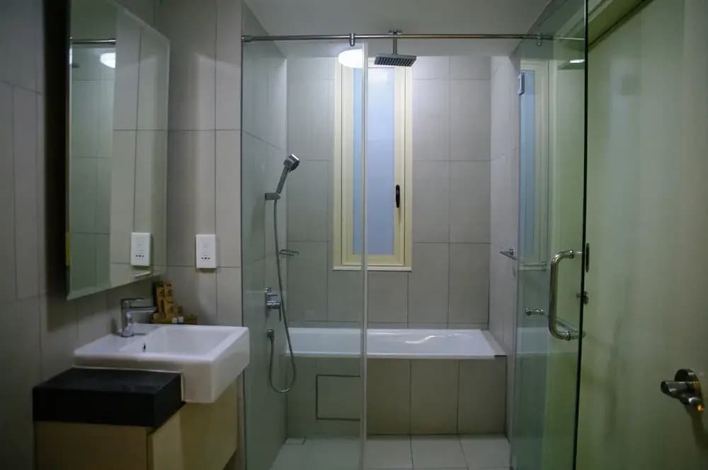 The Afiniti City View Apartment - photo 8