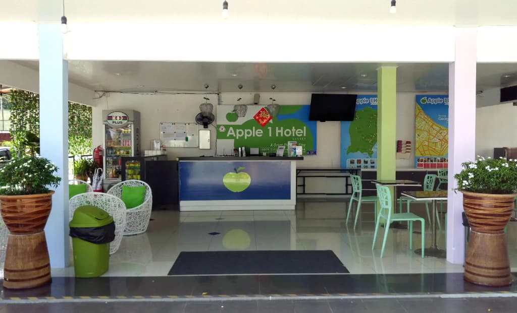Apple 1 Hotel Gurney - photo 2