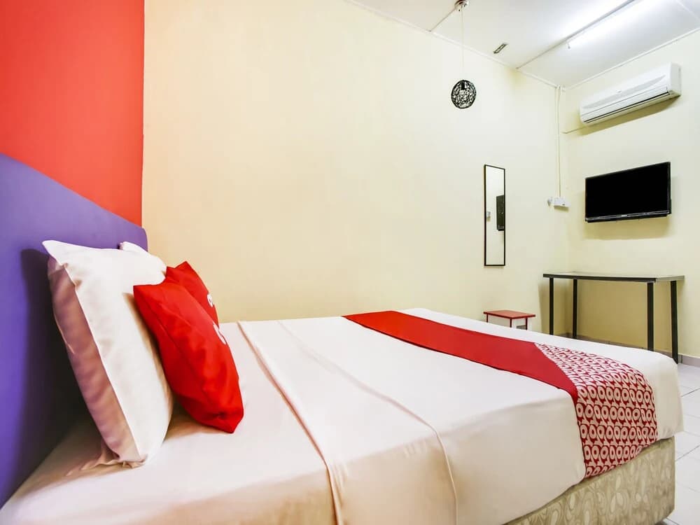 T Family Hotel by OYO Rooms - photo 1