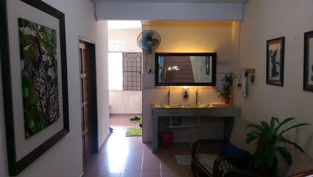 Roof Top Guest House Melaka - photo 10