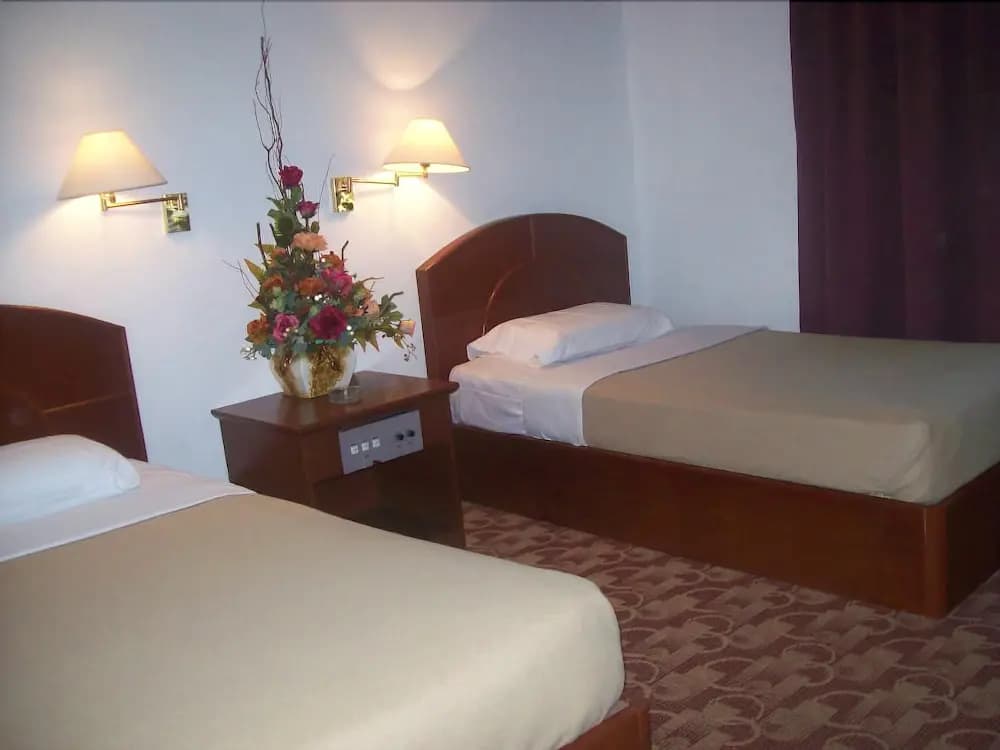 D'Valley Hotel - photo 4