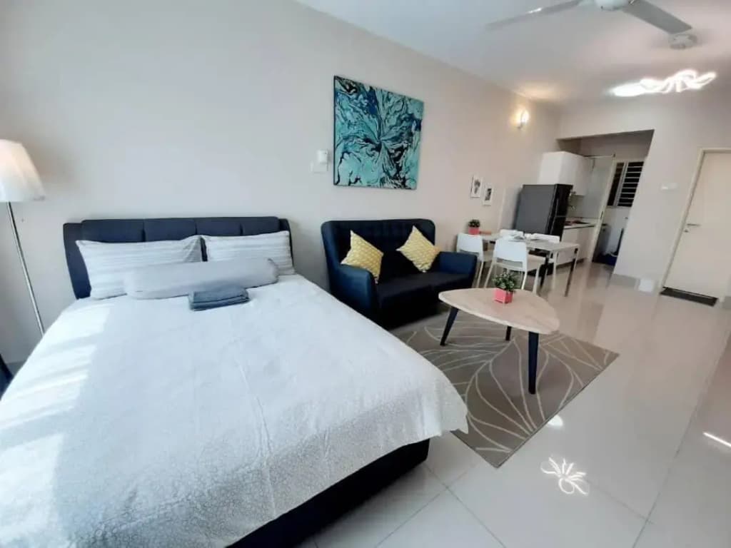 Homey Galleria Suite A 10 12 - photo 4