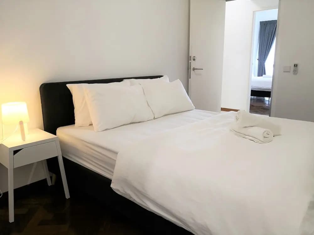 3BR Seaview Suite Gurney Drive - photo 4