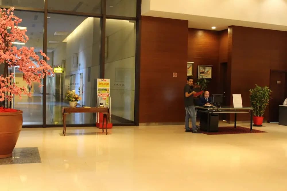 Glorious Service Suite At Times Square - photo 2