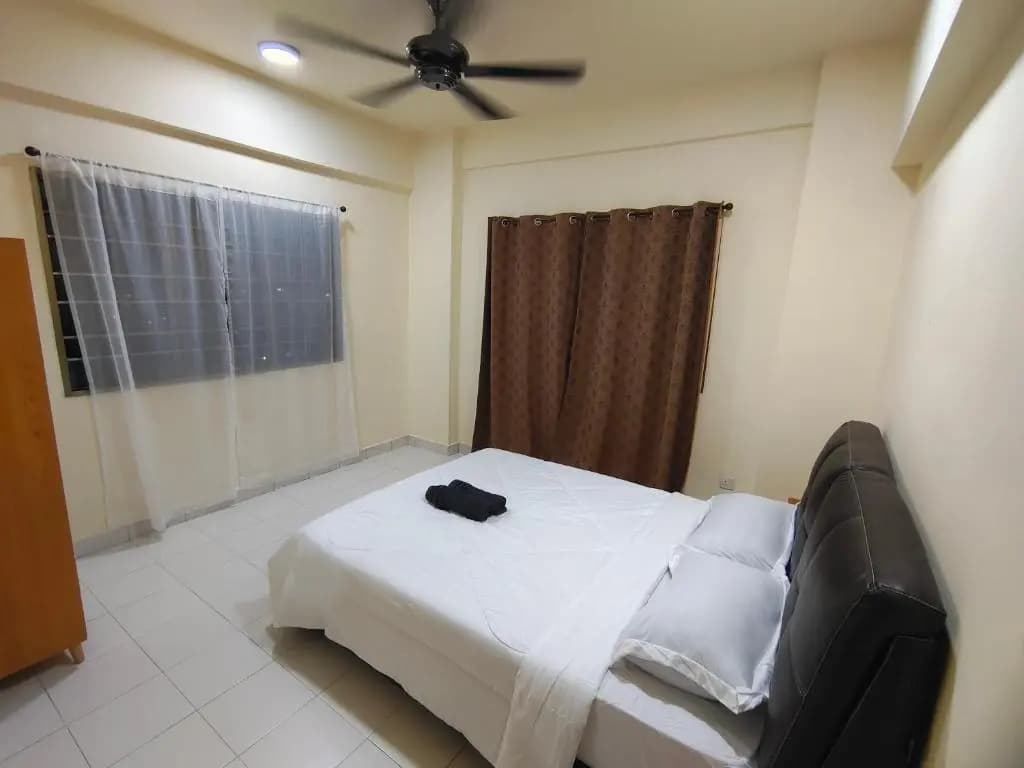 Adra Homestay, Danga Bay Apartment , JB town 3 rooms - photo 2