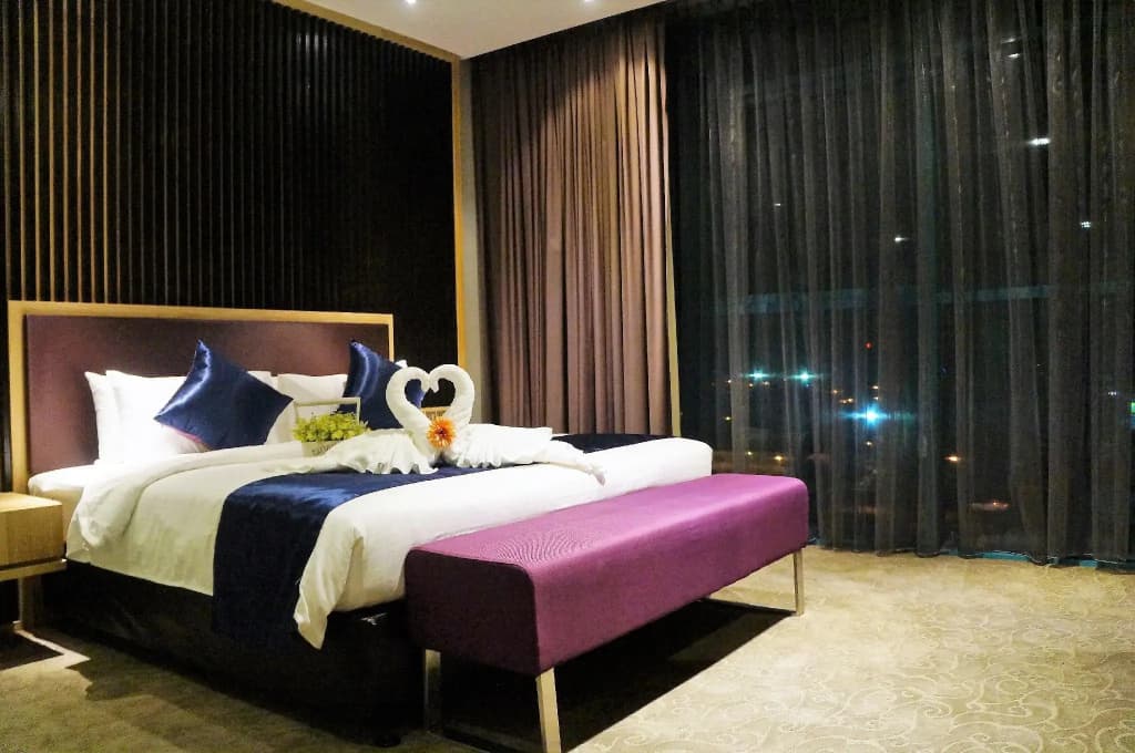 Greens Hotel & Suites - photo 6
