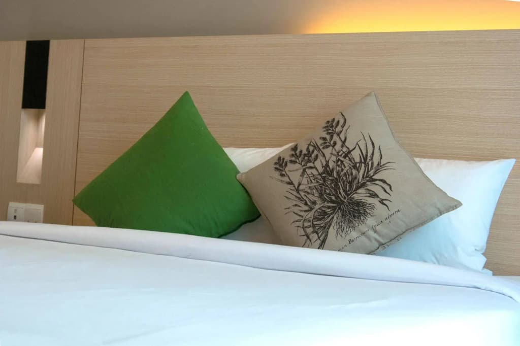 The Manor Suites and Apartments - photo 1