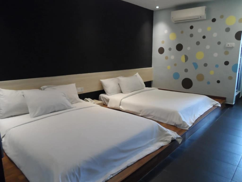 JS Hotel - photo 3