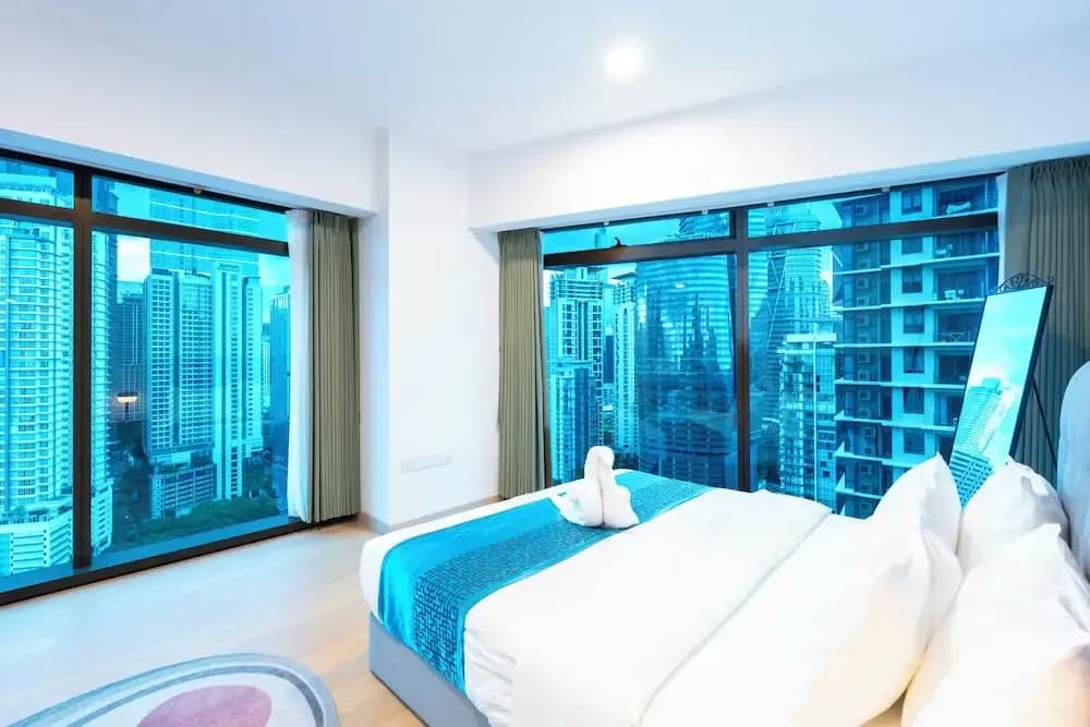 Moonway Luxury Suites At Eaton Residence - photo 32
