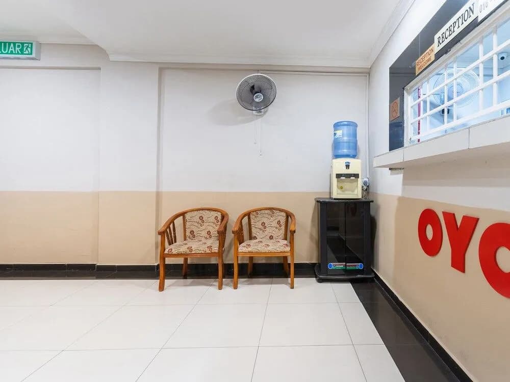 Oyo 89844 Green Villa Hotel - photo 11