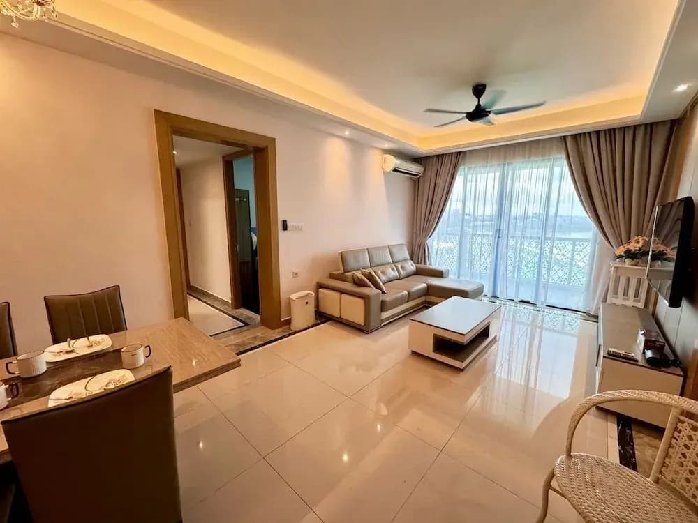JB City CIQ-R&F Shopping Mall Apartment - photo 5