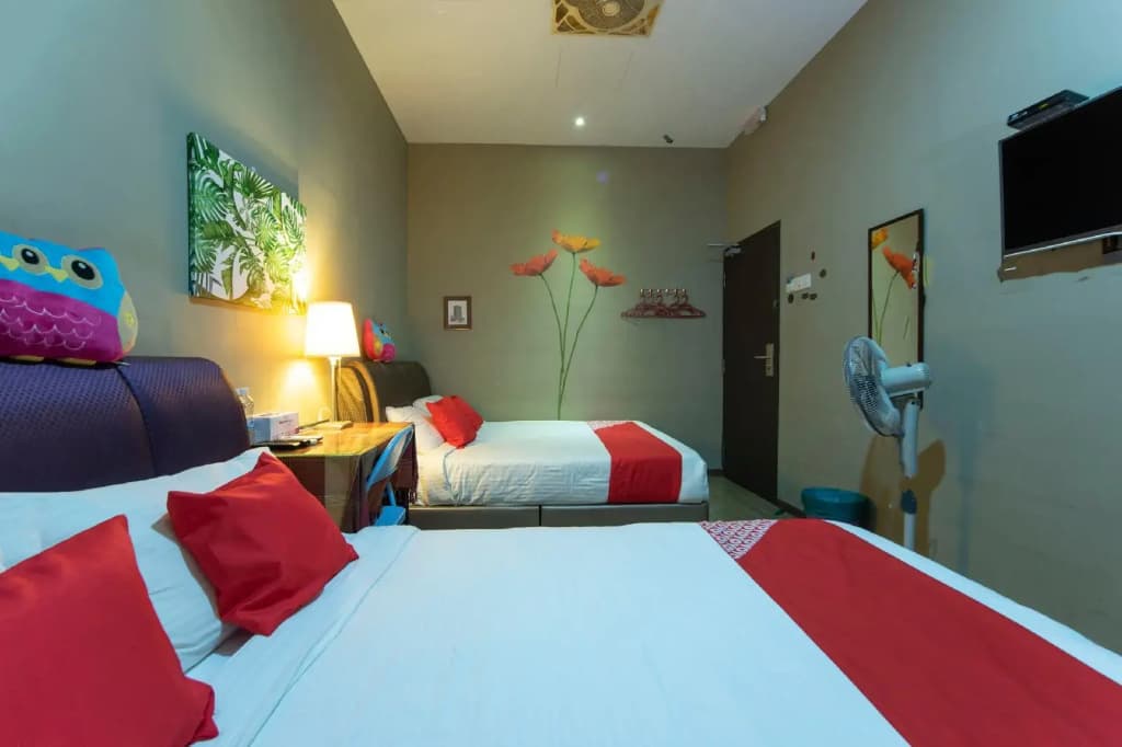 Hotel By The Park - photo 2