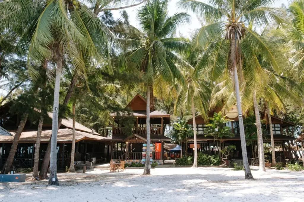 Mari Mari Backpackers Lodge - photo 16