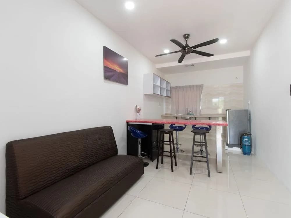 OYO 44011 Weng Bee Guest House - photo 13