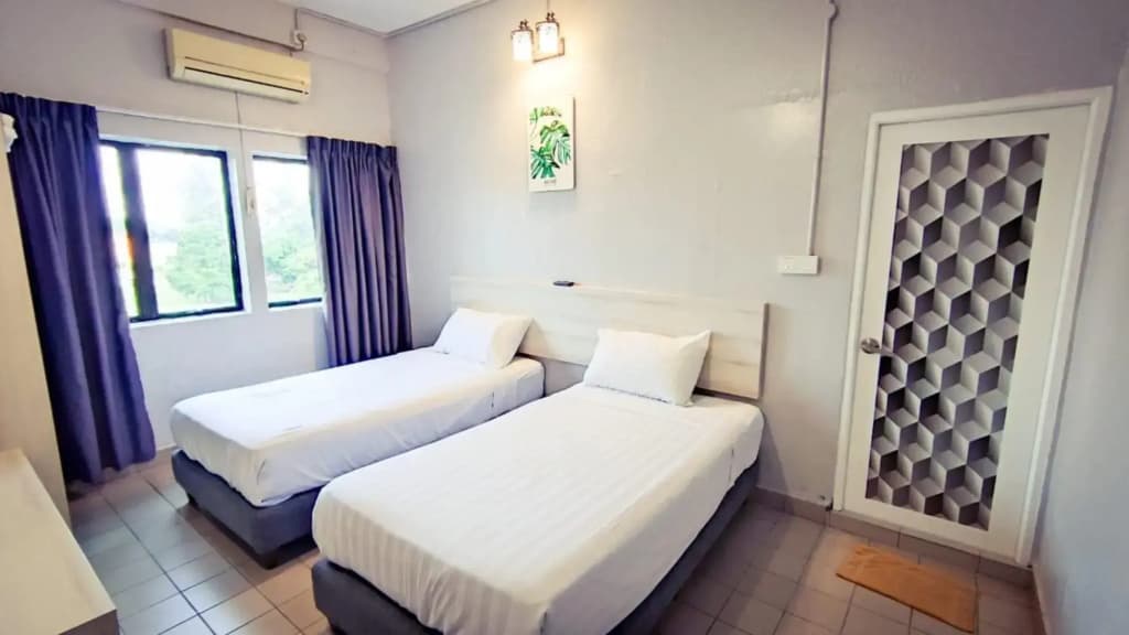 Lotus Inn Hotel - photo 2
