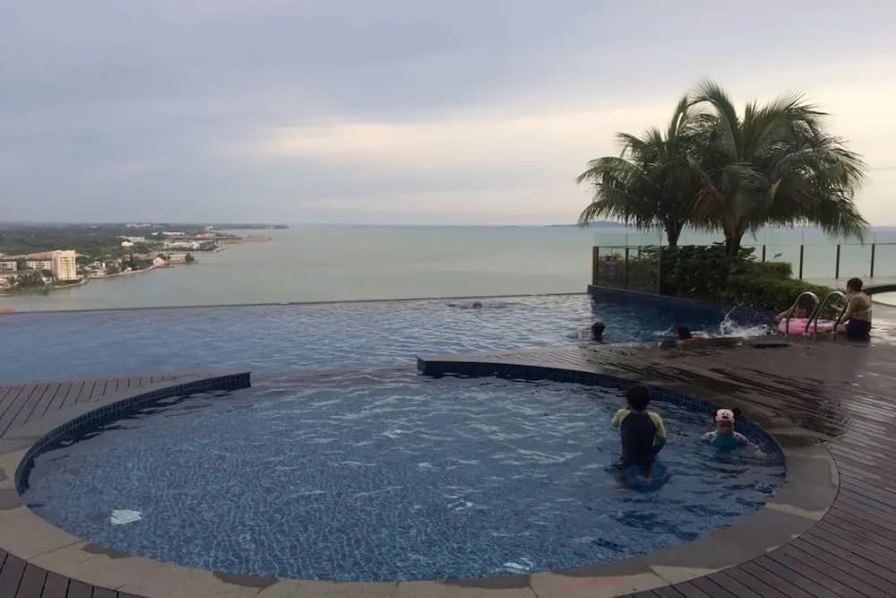 Vinz at Silverscape Luxury Residence - photo 12